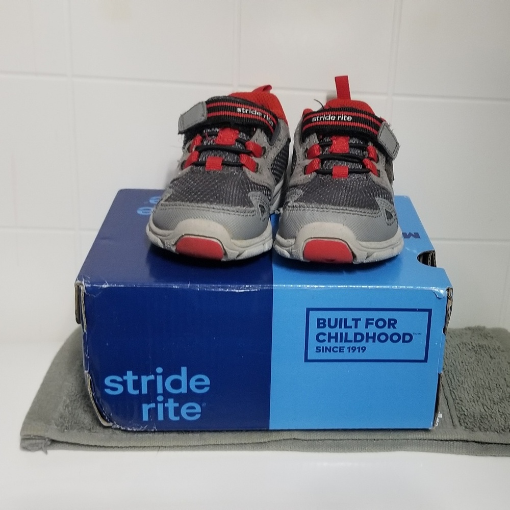 Stride Rite Sneakers - Picture 2 of 3